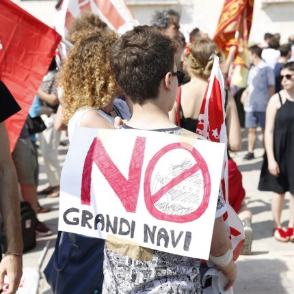 «No Grandi Navi», vinta una battaglia se ne apre un’altra